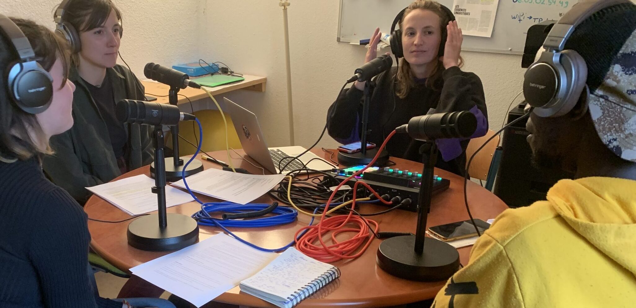 Le travail des personnes étrangères : espace d’intégration ou d’oppression ?